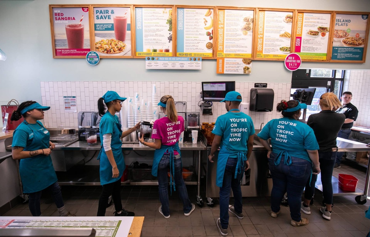  Tropical Smoothie Cafe accelerates expansion. 