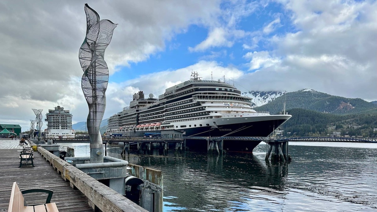  Juneau is considered the best Alaska cruise port for whale watching excursions. 