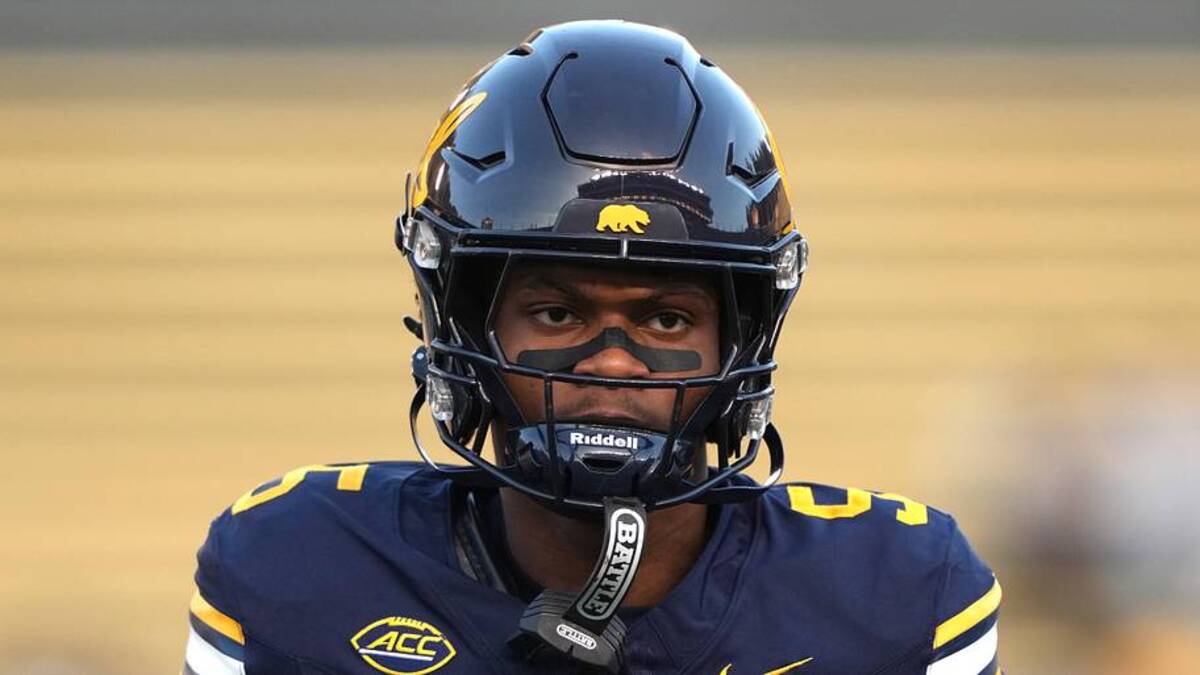  Nov 29, 2025; Berkeley, California, USA; California Golden Bears defensive back Hezekiah Masses (5) before the game against the Southern Methodist Mustangs at California Memorial Stadium. Mandatory Credit: Darren Yamashita-Imagn Images | Darren Yamashita-Imagn Images 