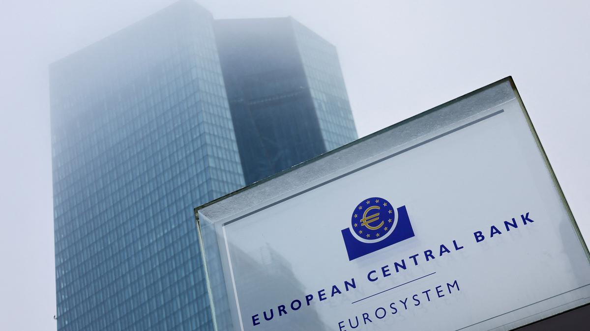 The building of the European Central Bank (ECB) is seen amid a fog before the monthly news conference following the ECB's monetary policy meeting in Frankfurt, Germany December 15, 2022.  REUTERS/Wolfgang Rattay