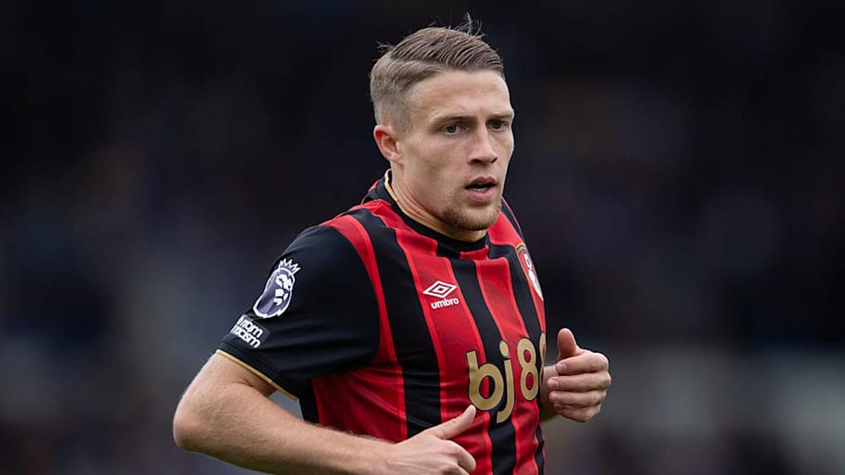  Adrien Truffert could follow Iraola to Old Trafford. | Visionhaus/Getty Images 