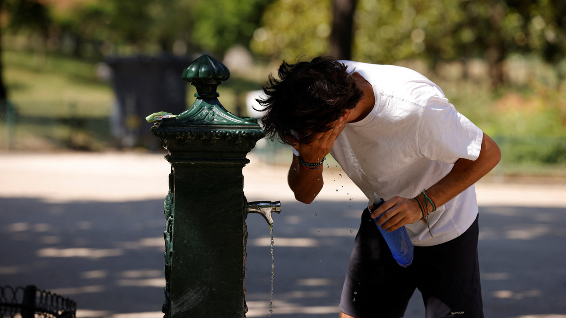France saw 7,000 excess deaths during heatwaves until late July, minister says 