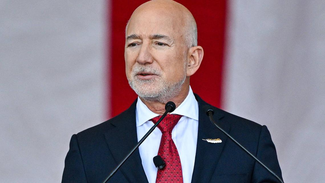 Jeff Bezos sends a strong message to Al-worried US workers 