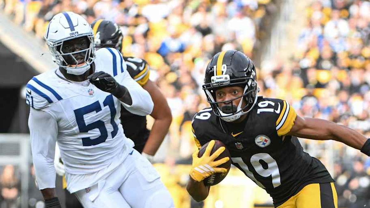  Nov 2, 2025; Pittsburgh, Pennsylvania, USA; Pittsburgh Steelers wide receiver Calvin Austin III (19) runs away from Indianapolis Colts defensive end Kwity Paye (51) during the first half at Acrisure Stadium. Mandatory Credit: Barry Reeger-Imagn Images | Barry Reeger-Imagn Images 