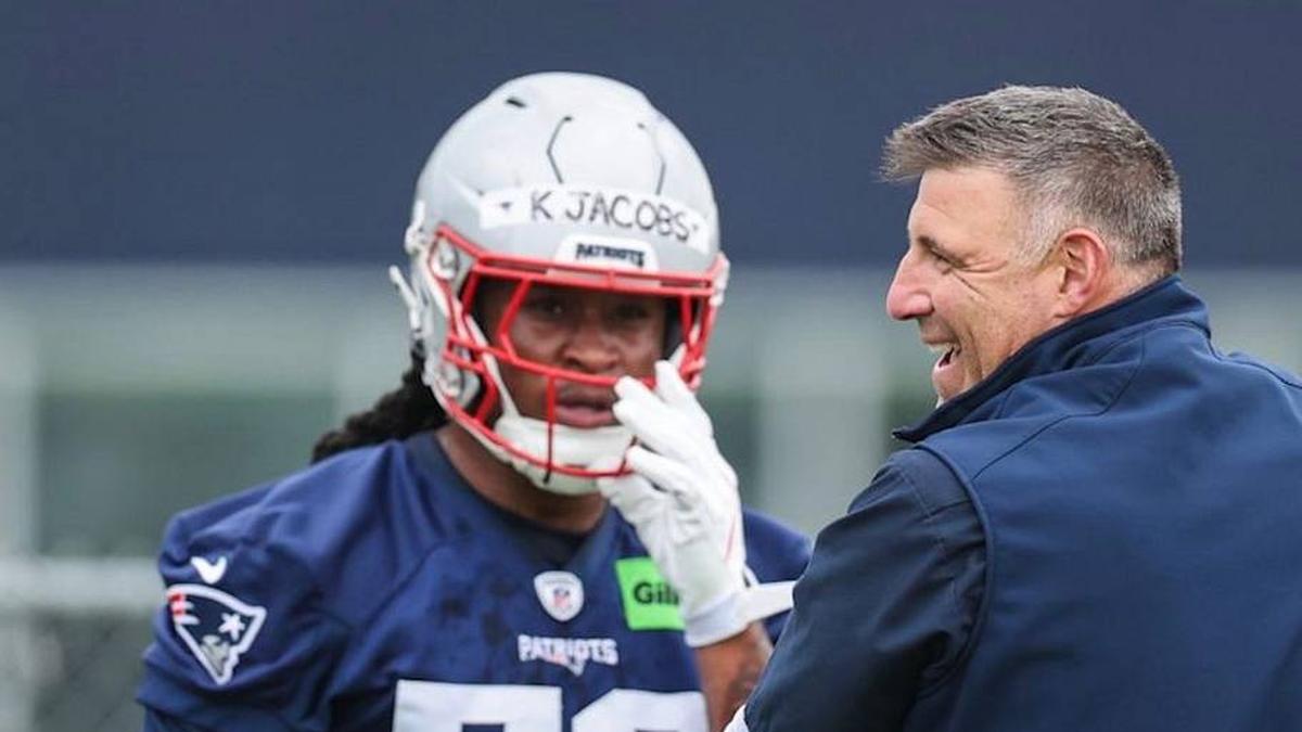  New England Patriots linebacker Khalil Jacobs takes some coaching from head coach Mike Vrabel. | Courtesy of the New England Patriots/Eric J. Adler 