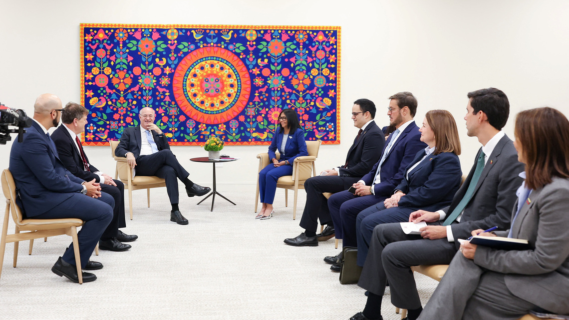 Venezuelan delegation in NY seeks debt, energy deals 