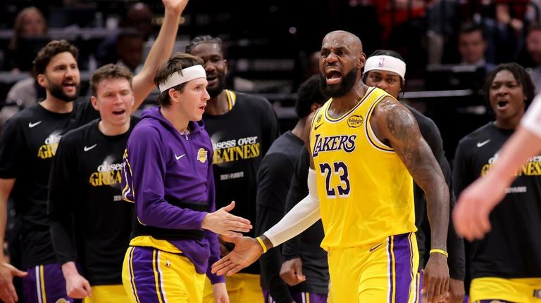 Lakers romp past Rockets, seal series in 6, set date with Thunder 
