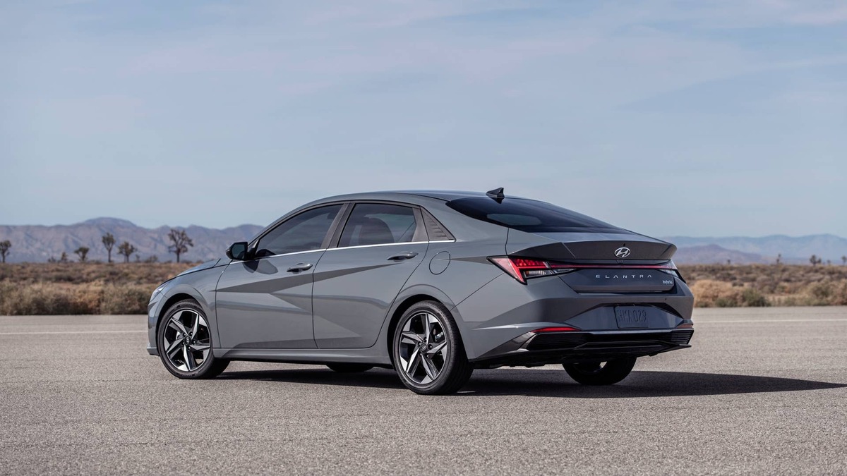  2022 Hyundai Elantra Hyundai