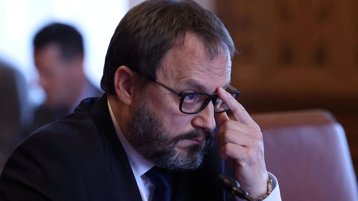 Exclusive-Hungary finance minister hopes deficit cuts pave way for 2032 ...
