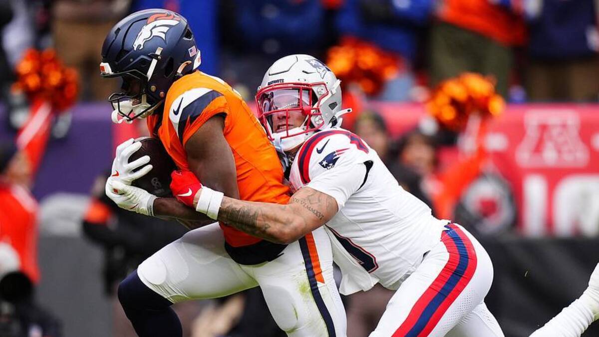  Jan 25, 2026; Denver, CO, USA; Denver Broncos wide receiver Marvin Mims Jr. (19) makes a catch against the New England Patriots during the first half in the 2026 AFC Championship Game at Empower Field at Mile High. Mandatory Credit: Ron Chenoy-Imagn Images | Ron Chenoy-Imagn Images 