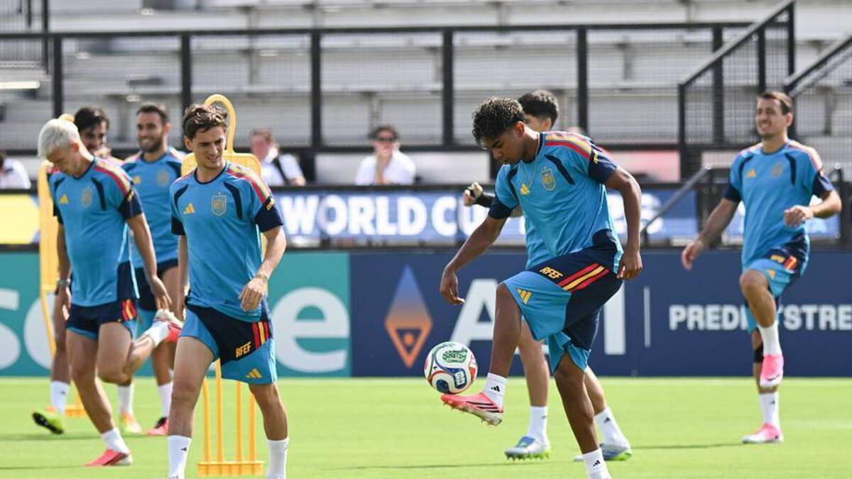  Spain is the heavy favorite against Cabo Verde. | Ju Huanzong/Xinhua/Getty Images 