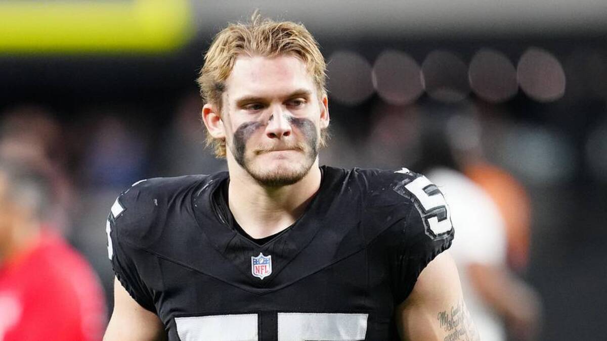  Dec 28, 2025; Paradise, Nevada, USA; Las Vegas Raiders linebacker Cody Lindenberg (55) exits the field after the game against the New York Giants at Allegiant Stadium. Mandatory Credit: Stephen R. Sylvanie-Imagn Images | Stephen R. Sylvanie-Imagn Images 