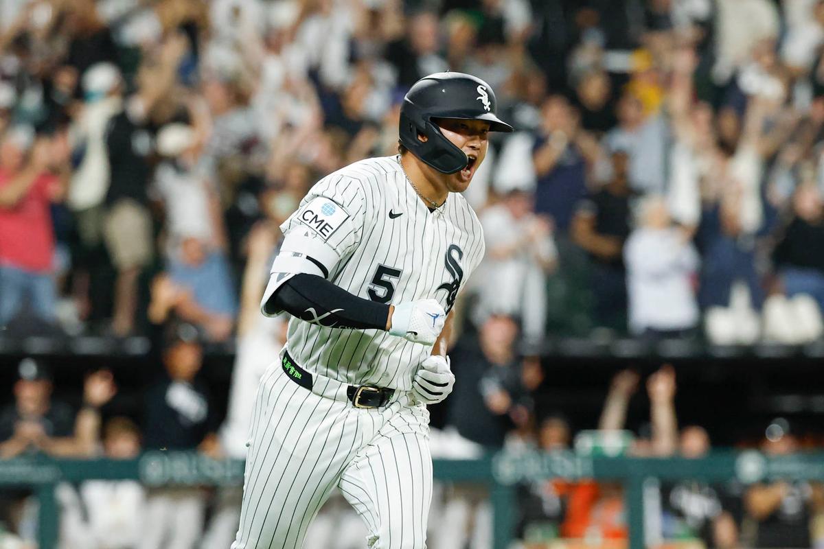  May 26, 2026; Chicago, Illinois, USA; Chicago White Sox first baseman Munetaka Murakami (5) rounds the bases after hitting a two-run home run against the Minnesota Twins during the eight inning at Rate Field. Mandatory Credit: Kamil Krzaczynski-Imagn Images 