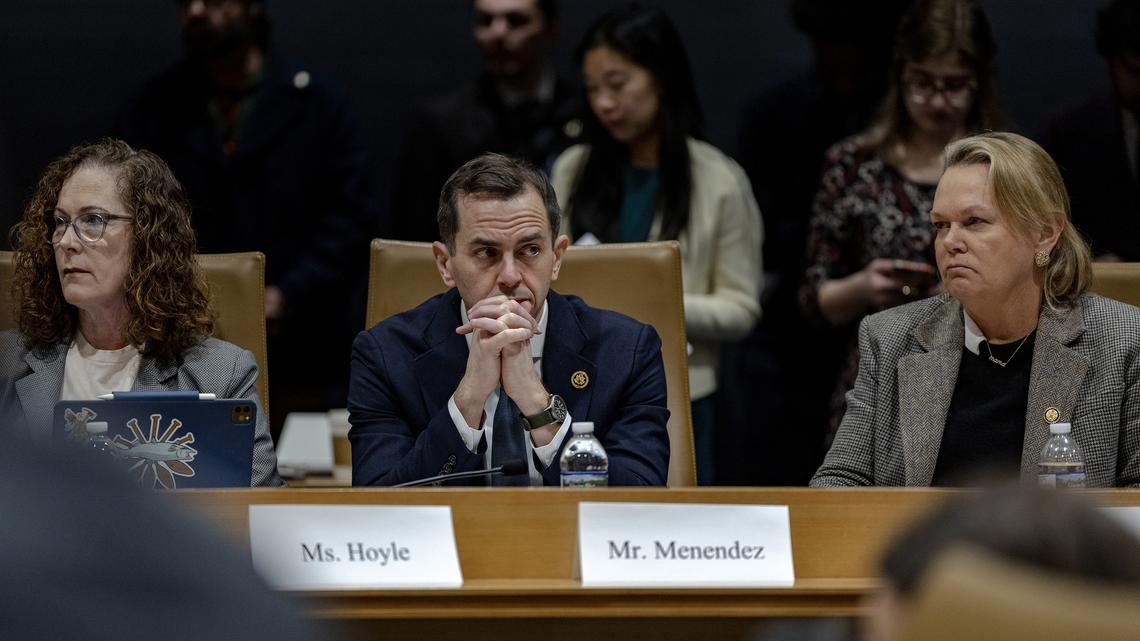 Lawmakers stress need for immigration site visits without delays 