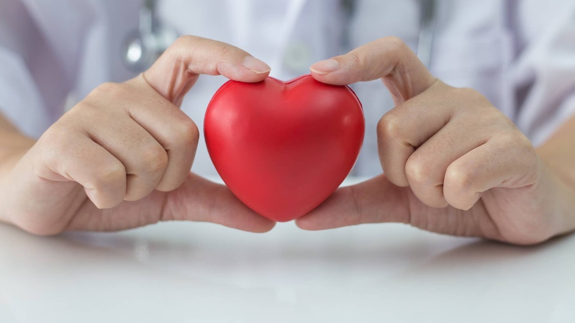 A Cardiologist Says 2 to 5 Minutes of This Afternoon Habit Is a ‘Powerful Buffer' for Your Heart (Hint: It's Not a Walk) 