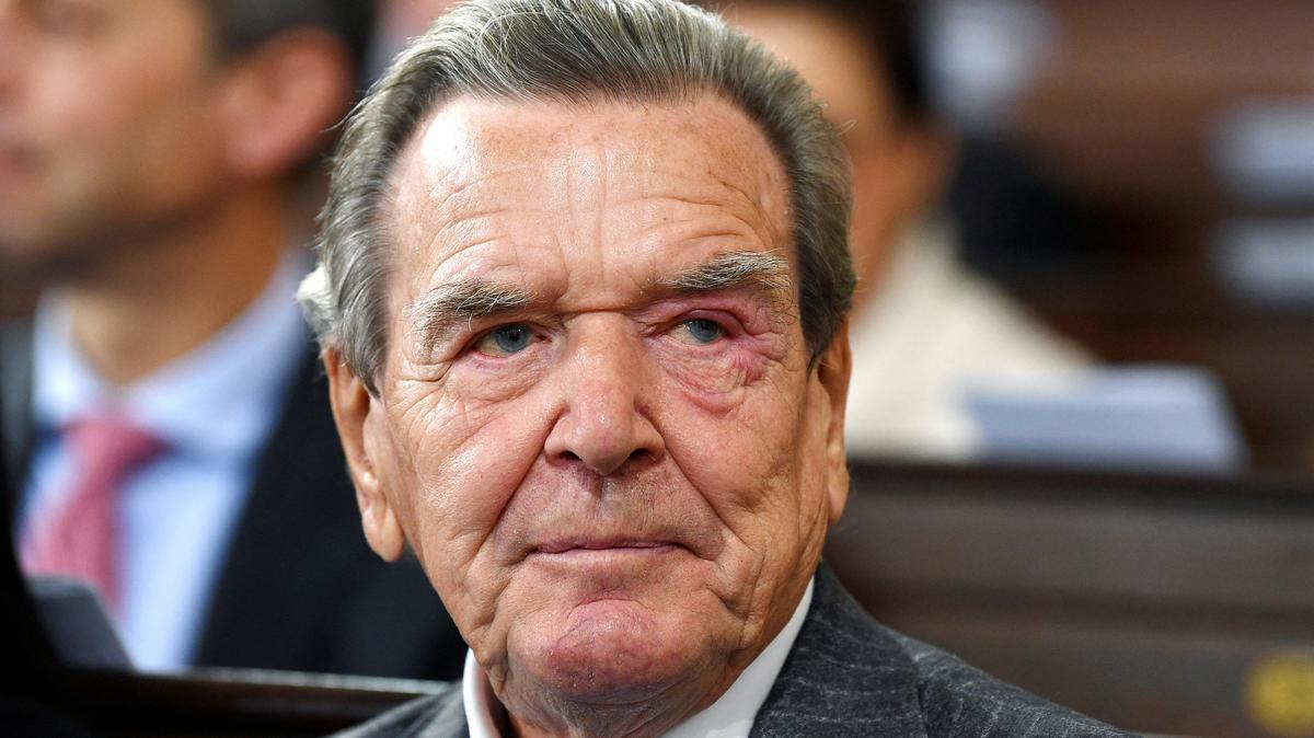 Former German Chancellor Gerhard Schroeder attends an ecumenical service in Hamburg, Germany, Tuesday, Oct.3, 2023.     Gregor Fischer/Pool via REUTERS/File Photo