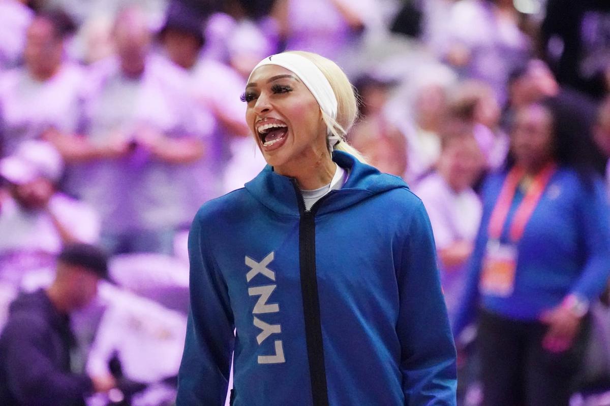  Sep 17, 2025; San Jose, California, USA; Minnesota Lynx guard-forward DiJonai Carrington (3) rallies teammates during warmups before facing the Golden State Valkyries during game two of round one for the 2025 WNBA Playoffs at SAP Center. Mandatory Credit: David Gonzales-Imagn Images 