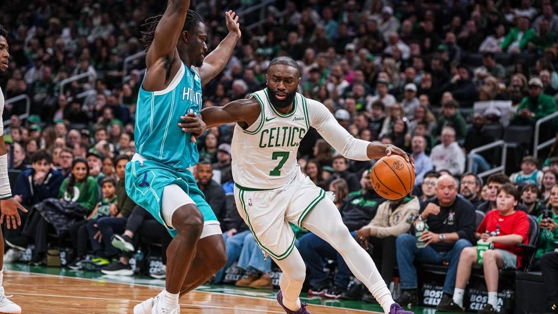 Jaylen Brown helps Celtics snap Hornets' win streak at 4 