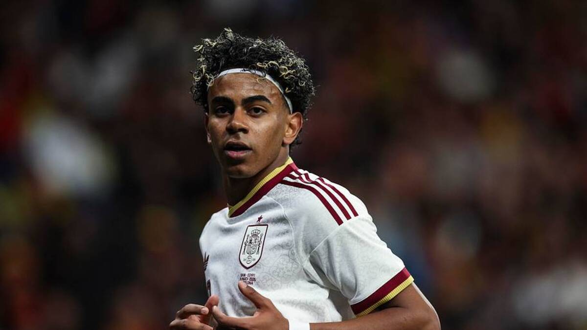  Lamine Yamal is the best right winger on the planet. | Xavi Bonilla/DeFodi Images/Getty Images 