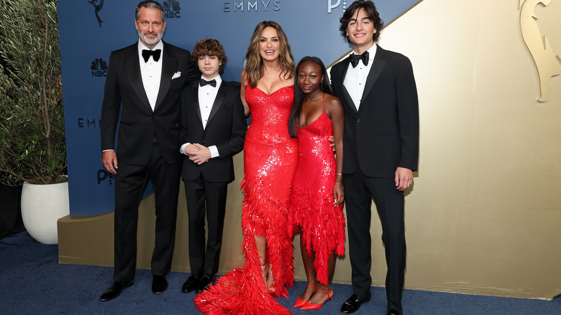 Mariska Hargitay Twins With Daughter, 15, Ahead of Emmys Hosting Debut 