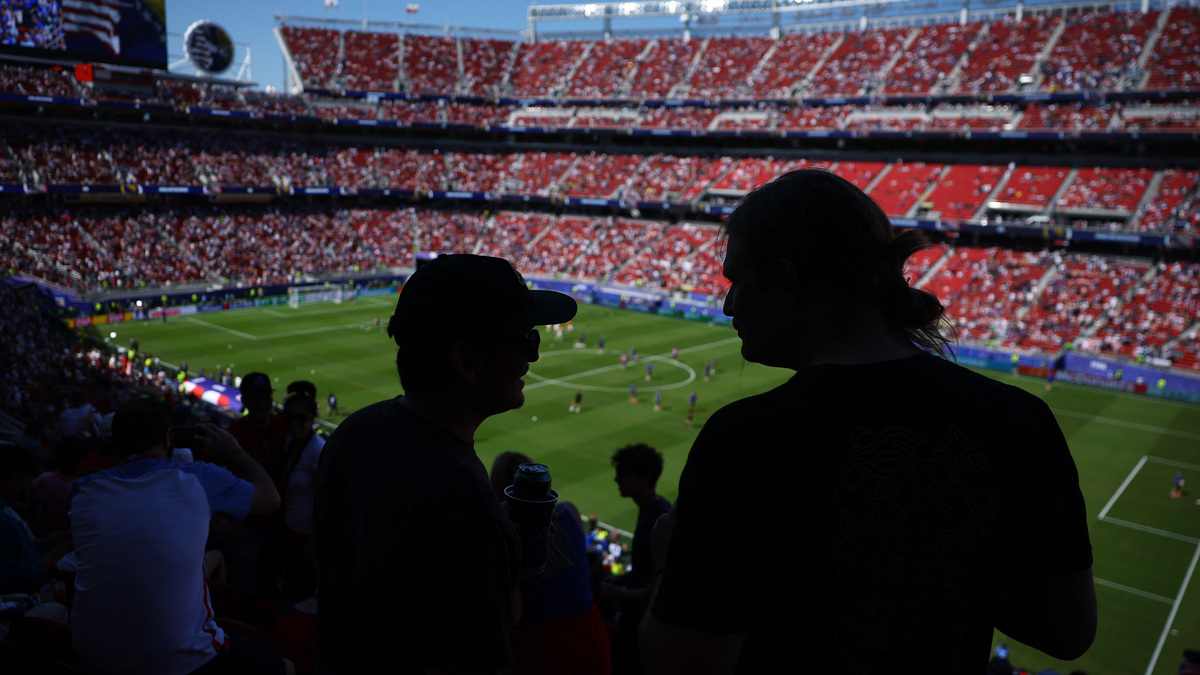 FILE PHOTO: Soccer Football - FIFA World Cup 2026 - Round of 32 - United States v Bosnia and Herzegovina - San Francisco Bay Area Stadium, Santa Clara, California, U.S. - July 1, 2026 Fans inside the stadium before the match REUTERS/Pedro Nunes/File Photo