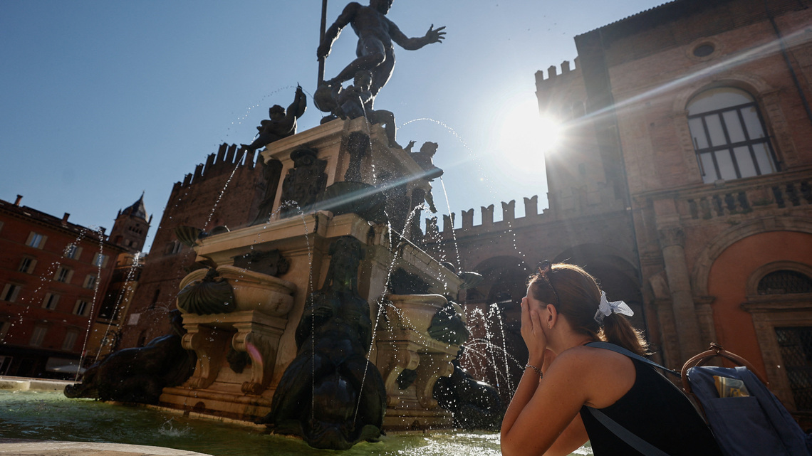Europe swelters under heatwave, prompting crisis talks in France