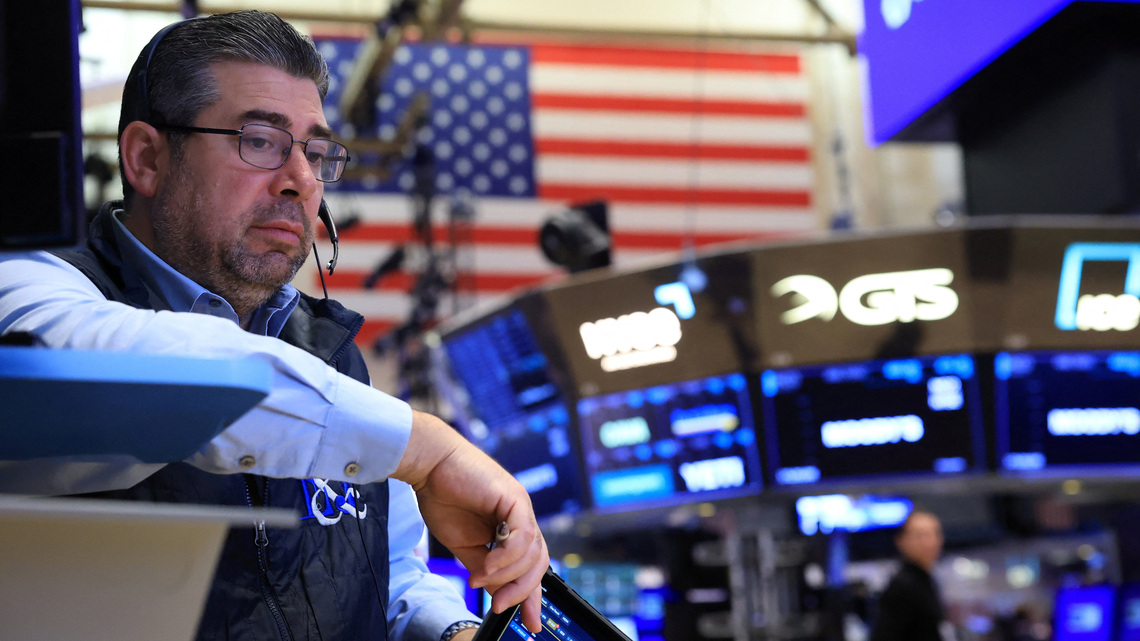 Wall St opens muted as tech stocks take a breather