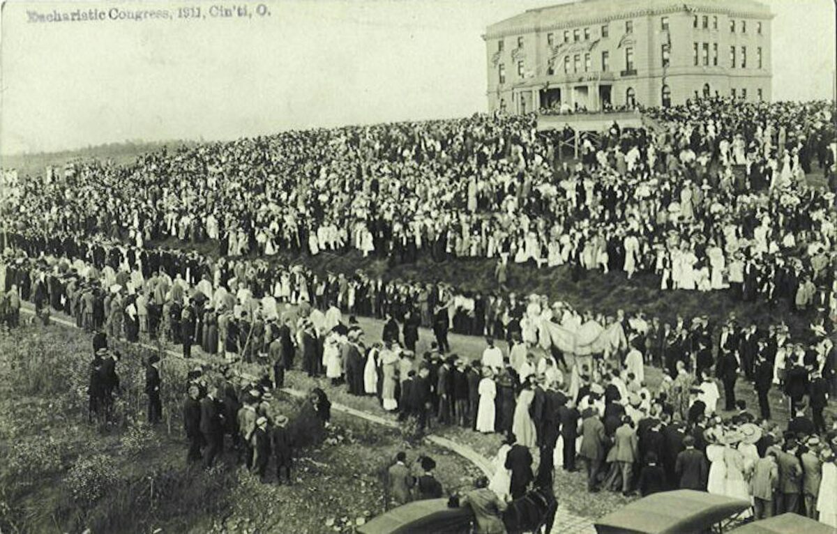  People observe the National Eucharistic Congress, a gathering for Catholics, in Cincinnati in 1911. Wikimedia Commons 