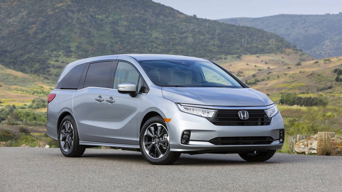 Honda Odyssey Owners Say Airbags Deployed Without A Crash 