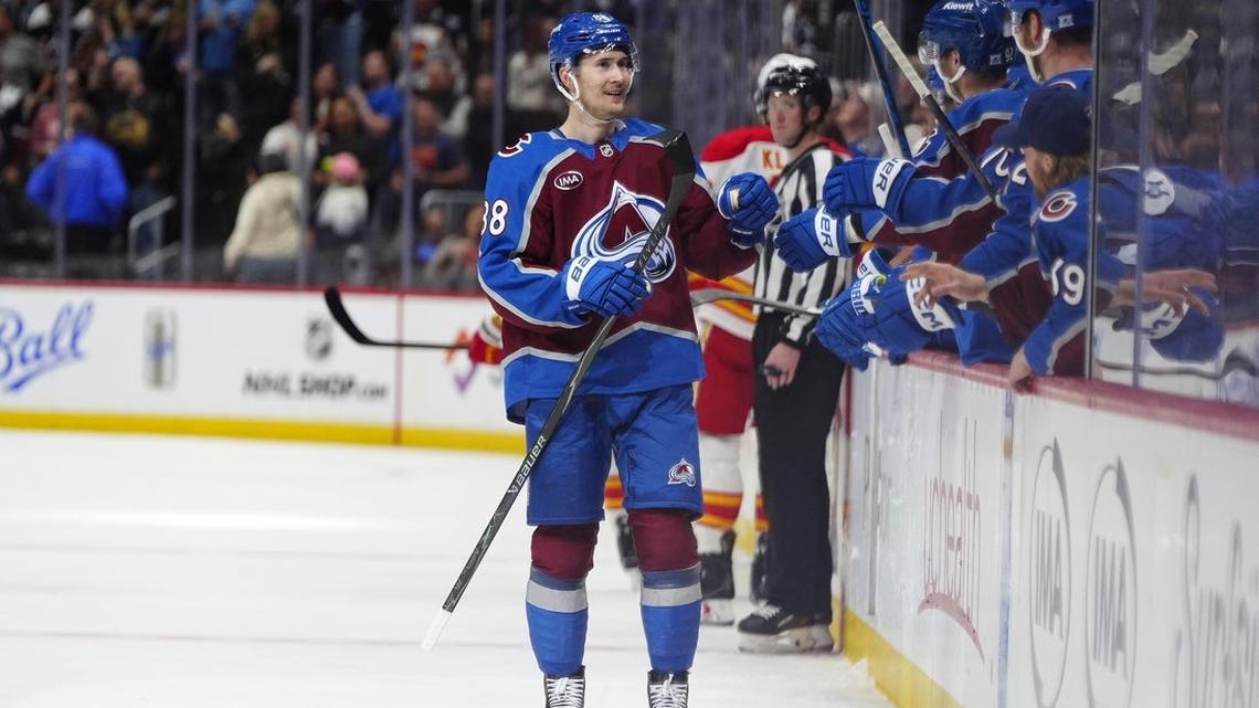Avalanche eye top seed with struggling Canucks visiting  