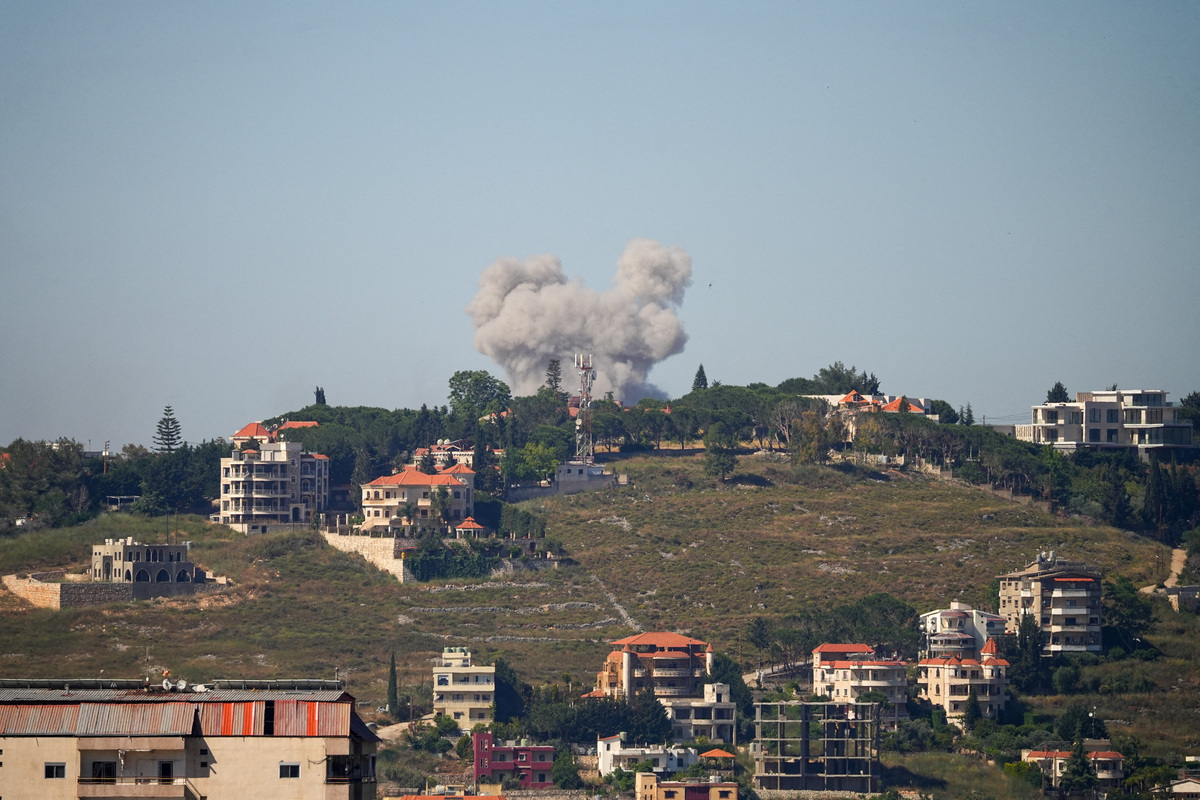Smoke billows from southern Lebanon following an Israeli strike, as seen from Nabatieh, Lebanon, June 5, 2026. REUTERS/Stringer