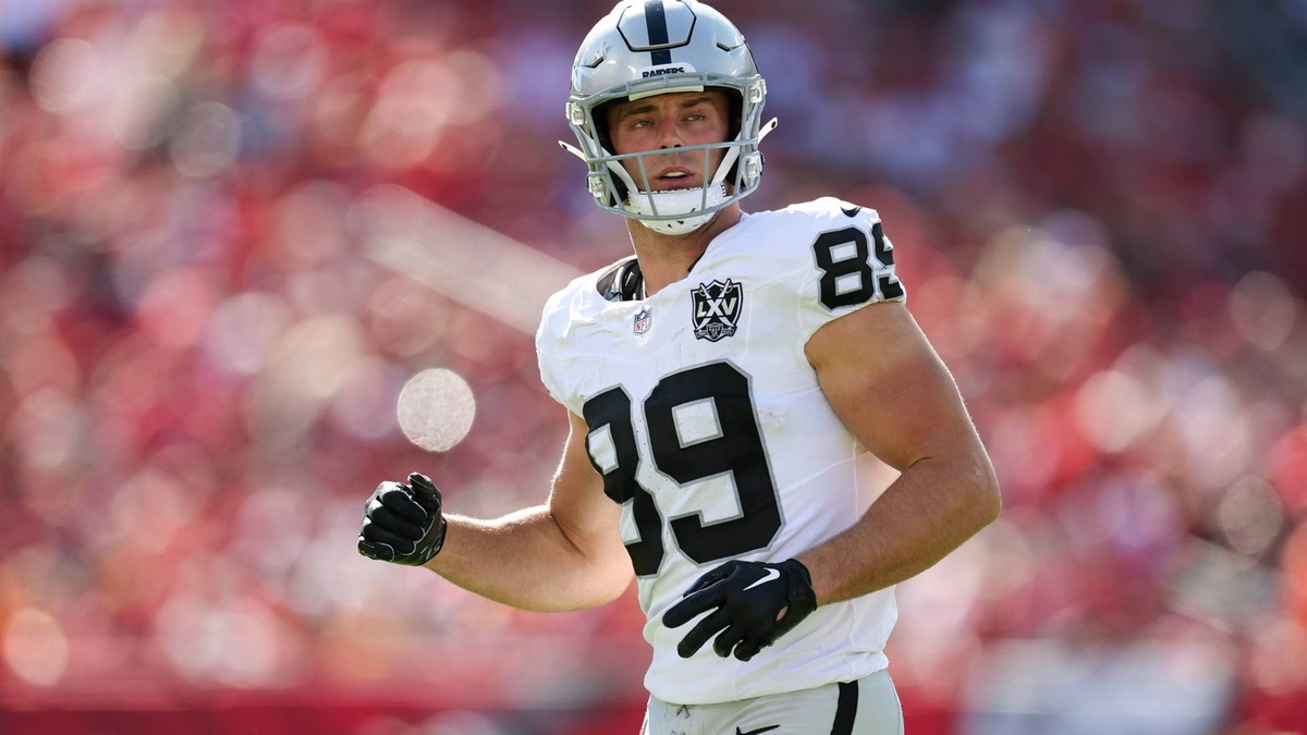 What Brock Bowers' Status Could Mean for Ashton Jeanty and Other Raiders in Week 2