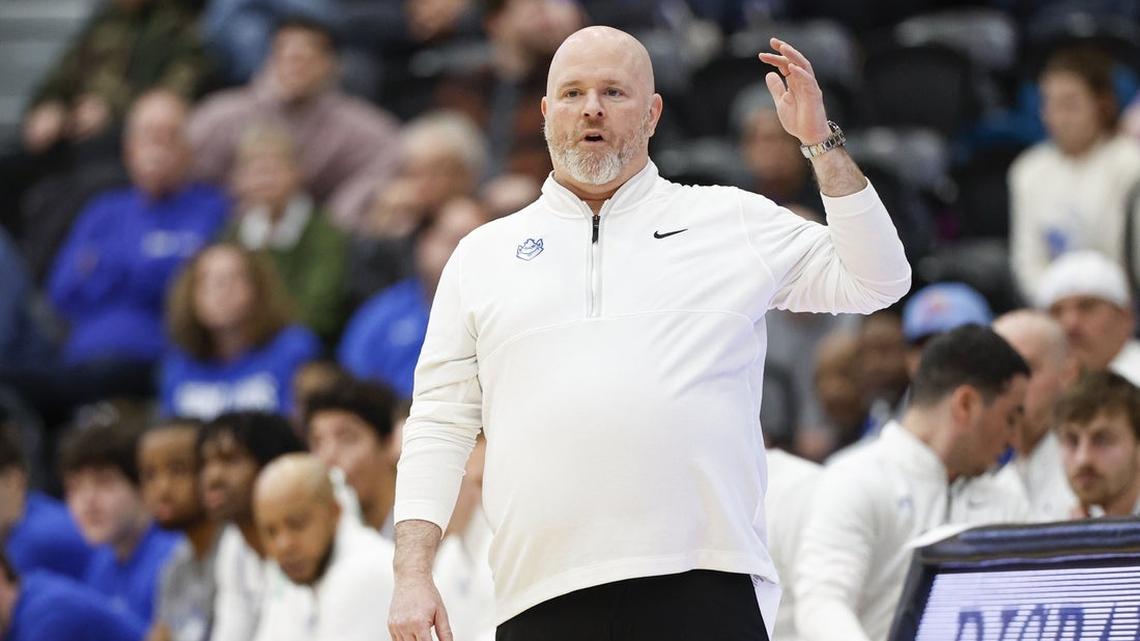 Top 25 roundup: No. 18 SLU tops VCU, which ends with 4 on court 