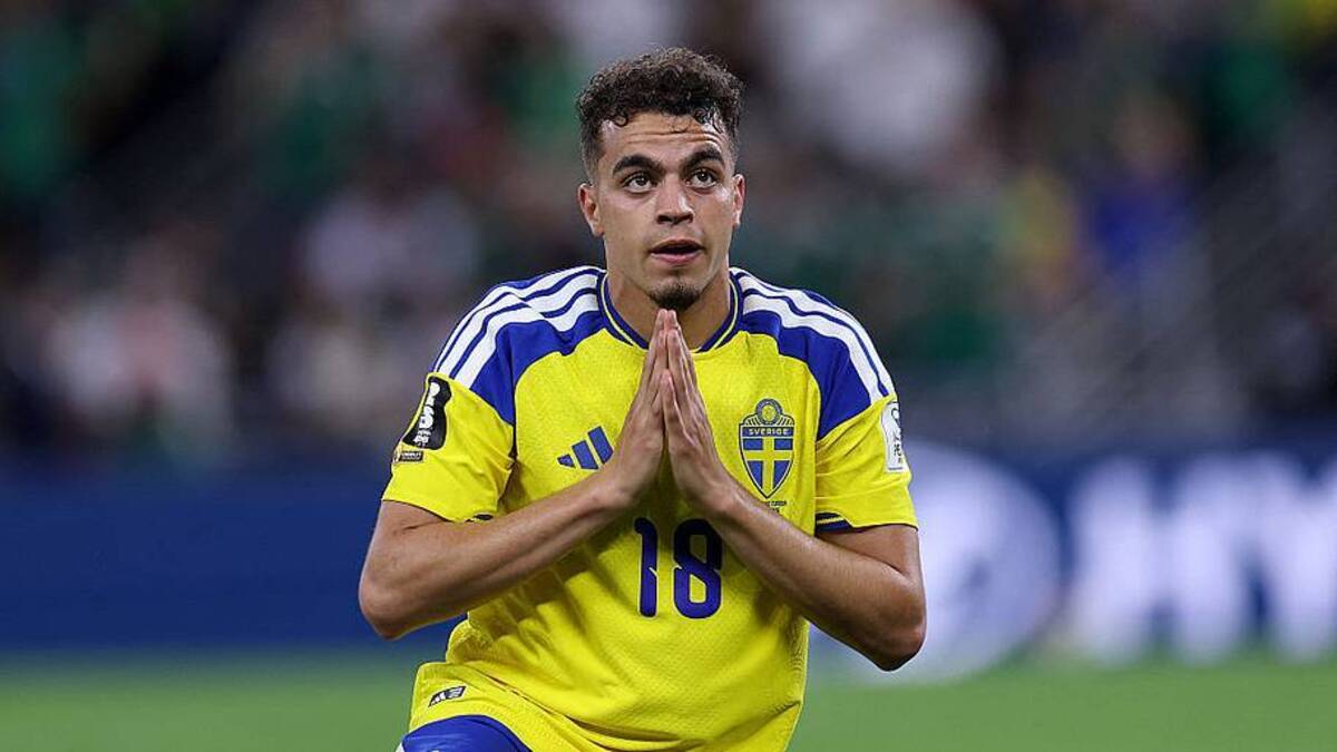  Yasin Ayari scored two rockets against the country of his father's birth. | Julio Cesar AGUILAR / AFP via Getty Images 