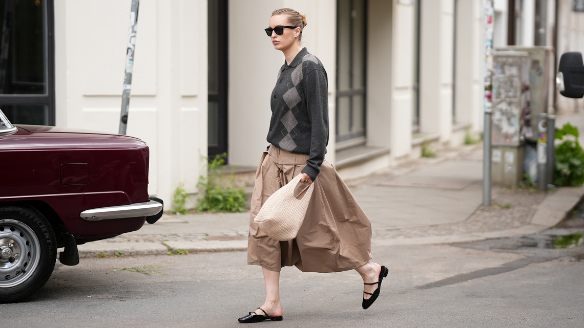 15 Comfy-Luxe Office Shoes That'll Give Your Work Outfits a Fall Spin 