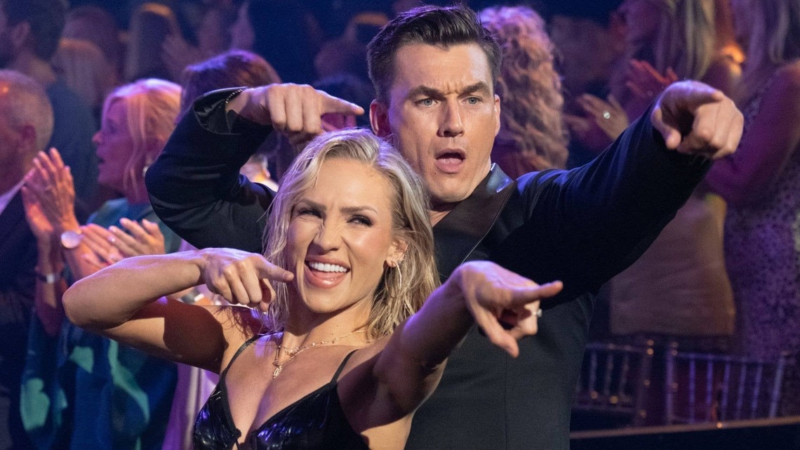 Tyler Cameron Pens Heartfelt Letter to 'DWTS' Pro Sharna Burgess After 'Tough Week' 