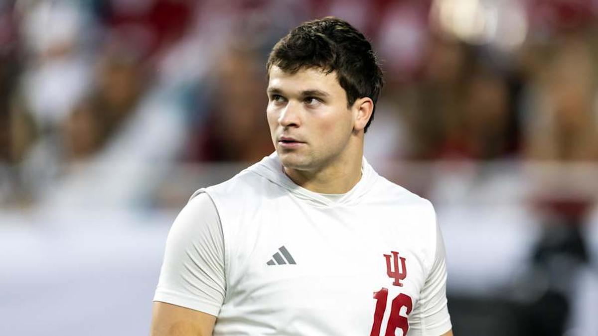  Quarterback Alberto Mendoza transferred to Georgia Tech and is expected to start. | Mark J. Rebilas-Imagn Images 