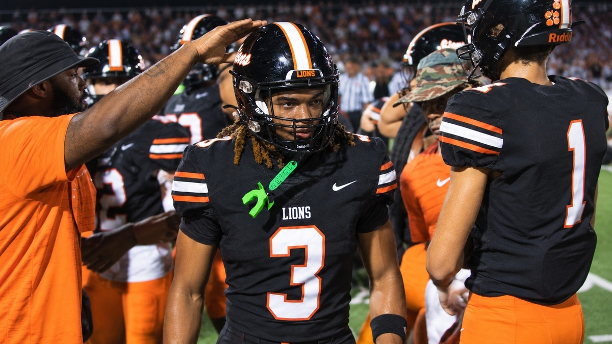 Carmari Solomon does it all for Oviedo; former OCP back shines at UMass | Football Insider