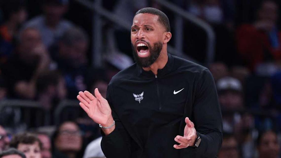  Charles Lee had a great year on the sideline but didn't have his team ready for the play-in against Orlando. | Vincent Carchietta-Imagn Images 