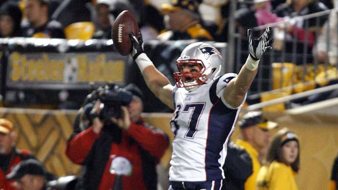  November 14, 2010; Pittsburgh,PA, USA: New England Patriots receiver Rob Gronkowski (87) celebrates his 3rd touchdown of the night against the Pittsburgh Steelers in the 4th quarter at Heinz Field. New England won 39-26. Mandatory Credit: Charles LeClaire-USPRESSWIRE | Charles LeClaire-Imagn Images 