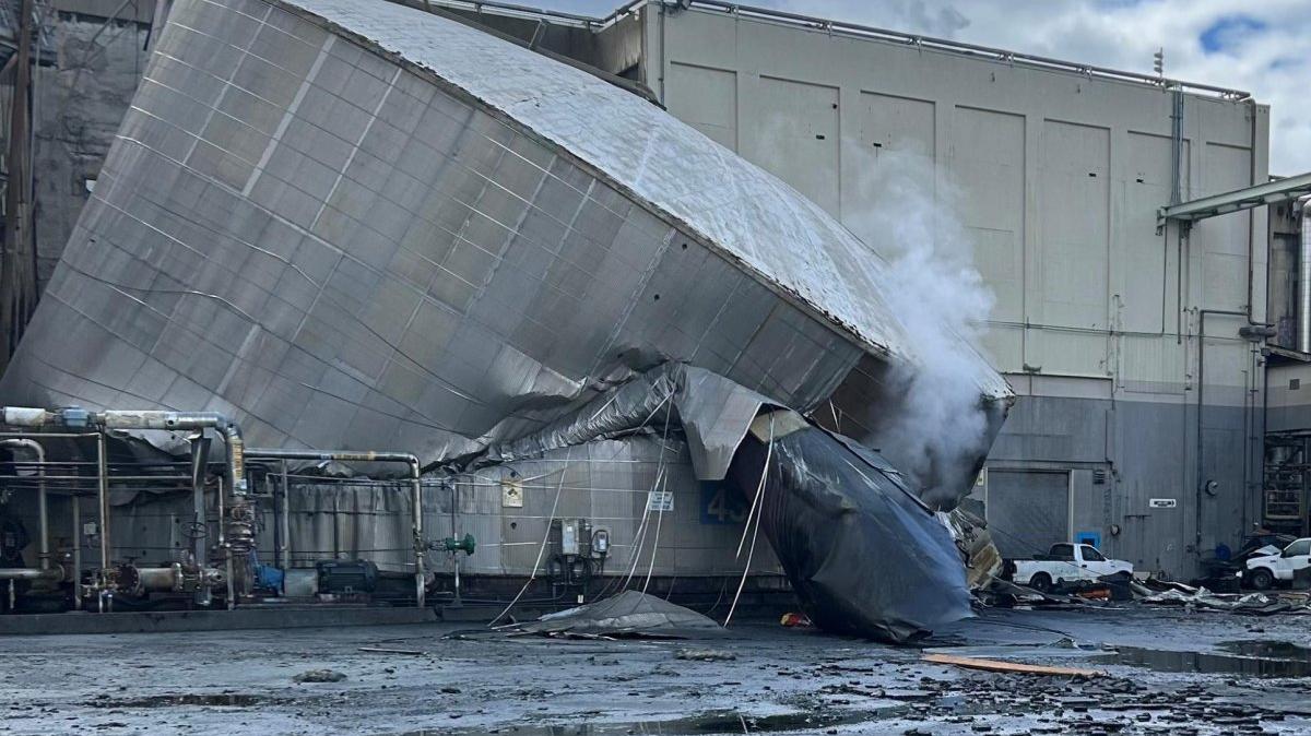 An implosion at a Washington State paper facility has killed two people, with nine people still missing. Photo courtesy Longview Fire Department/Facebook


                                            