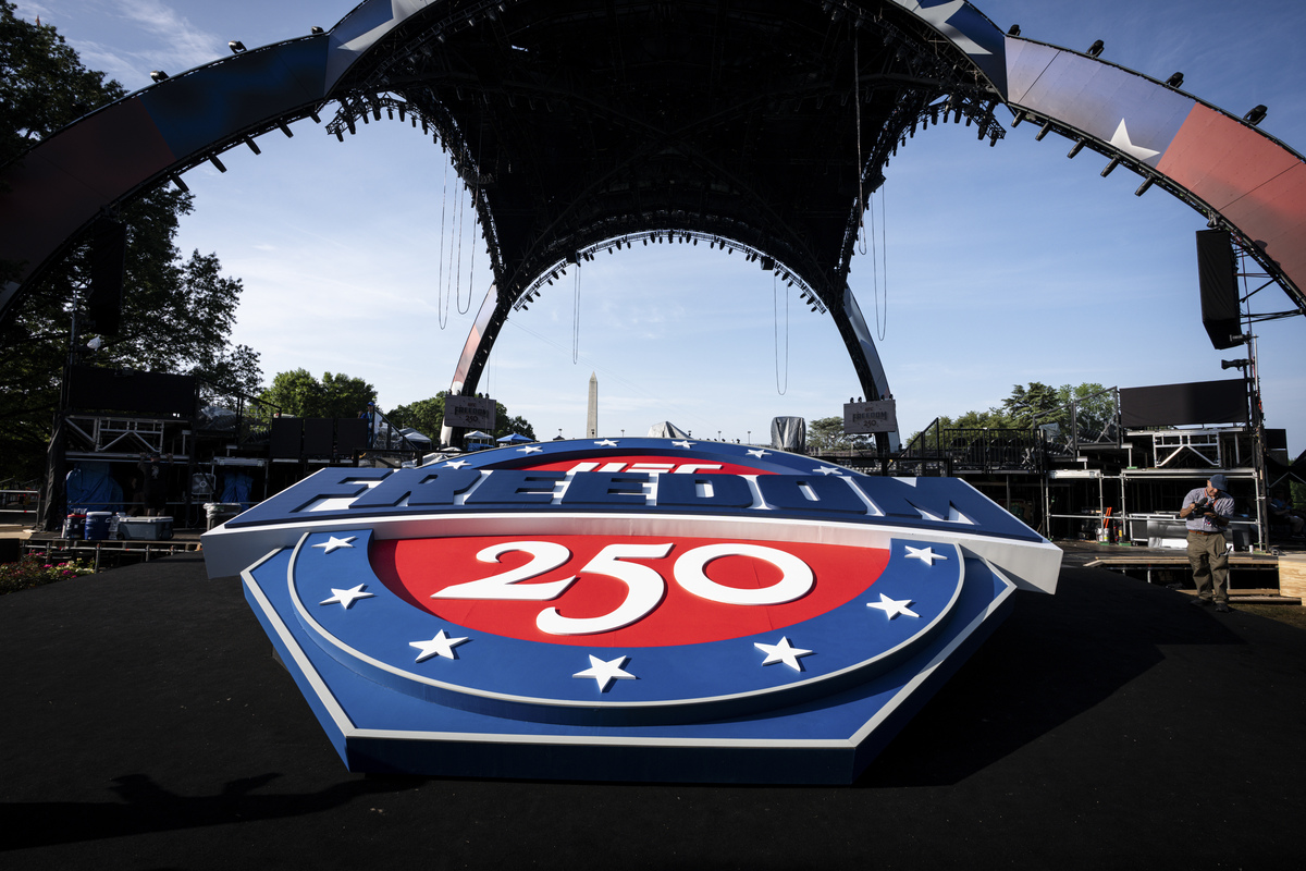 FILE -- Construction in preparation for UFC fights, which Freedom 250 lent its name to, outside of the White House in Washington, June 11, 2026. It is Freedom 250, not America 250, that has taken the lead on President Donald Trump's grand plans for the anniversary, which include a triumphal arch, a National Garden of American Heroes and a Great American State Fair on the National Mall. (Haiyun Jiang/The New York Times)
