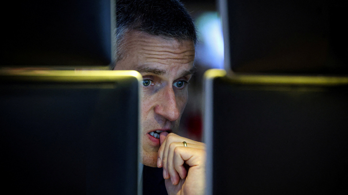 Market warning signals flare again as tech, inflation fears intensify 