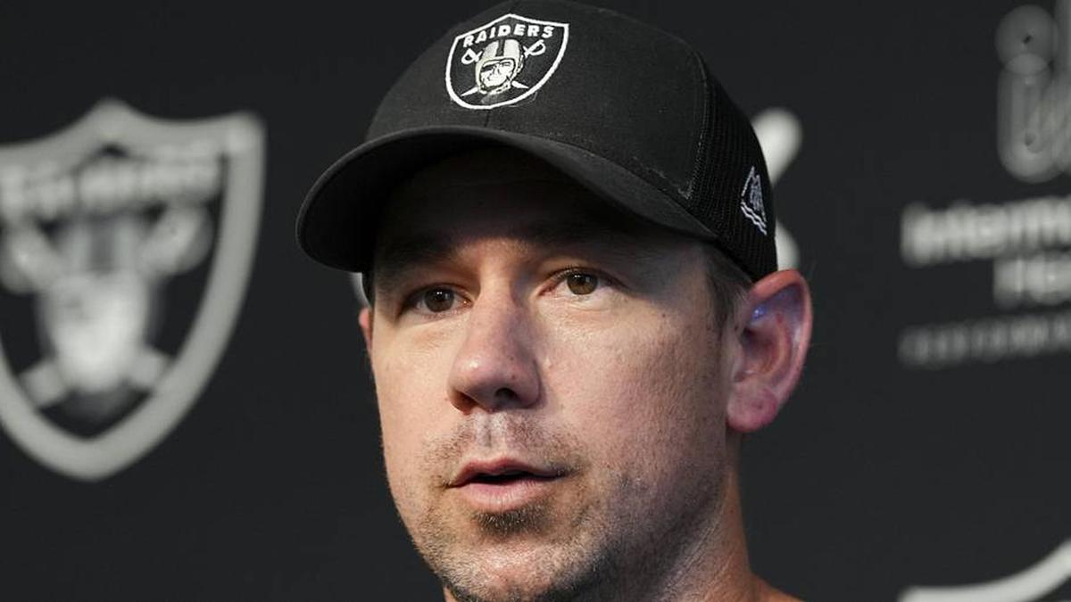  May 20, 2026; Henderson, NV, USA; Las Vegas Raiders head coach Klint Kubiak speaks during a news conference during organized team activities at Intermountain Health Performance Center. Mandatory Credit: Candice Ward-Imagn Images | Candice Ward-Imagn Images 