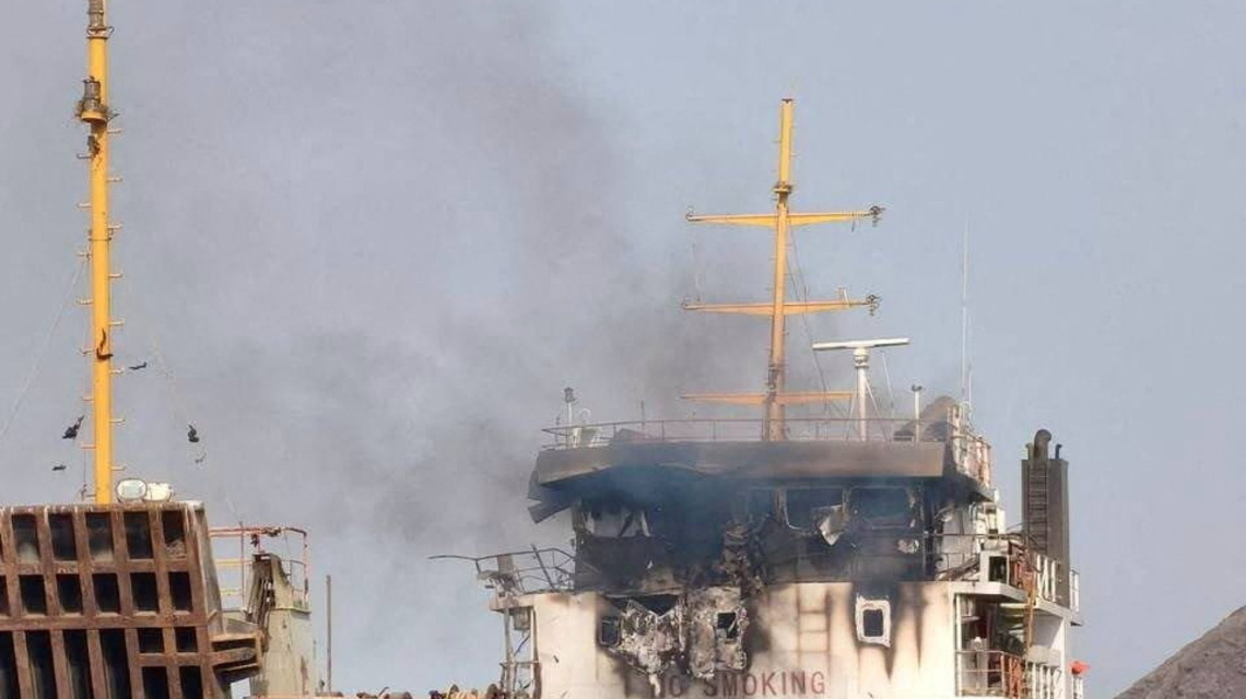New attacks on shipping as Iran war talks hit fresh impasse 
