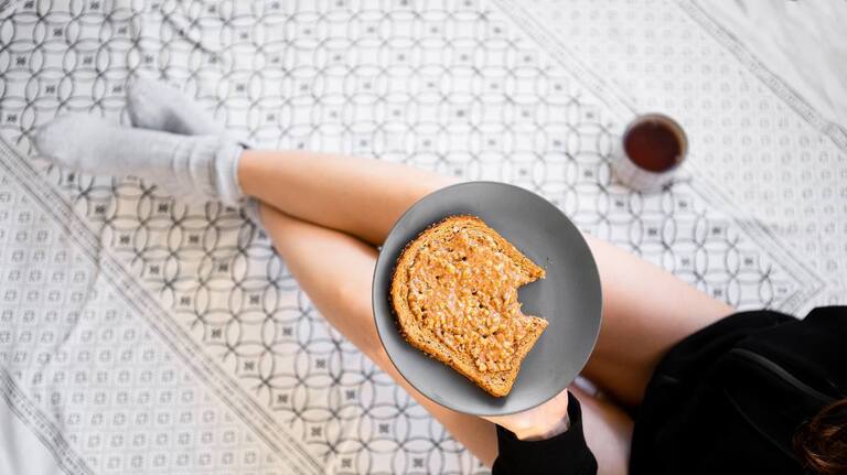 9 Snacks That Keep Blood Sugar Stable—and Actually Taste Good