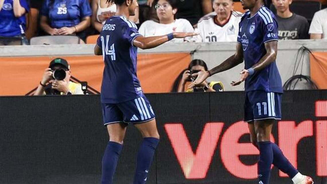 Sporting Kansas City pulls off stunning road win at contending Houston 