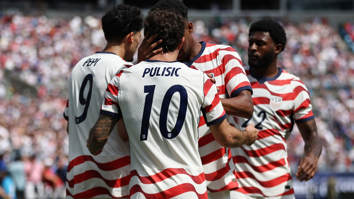 United States v Senegal – International Friendly. CHARLOTTE, NORTH CAROLINA - MAY 31: Christian Pulisic of United States celebrates with teammates after scoring his team's second goal during the international friendly match between United States and Senegal at Bank of America Stadium on May 31, 2026 in Charlotte, North Carolina. (Photo by Omar Vega/USSF/Getty Images)