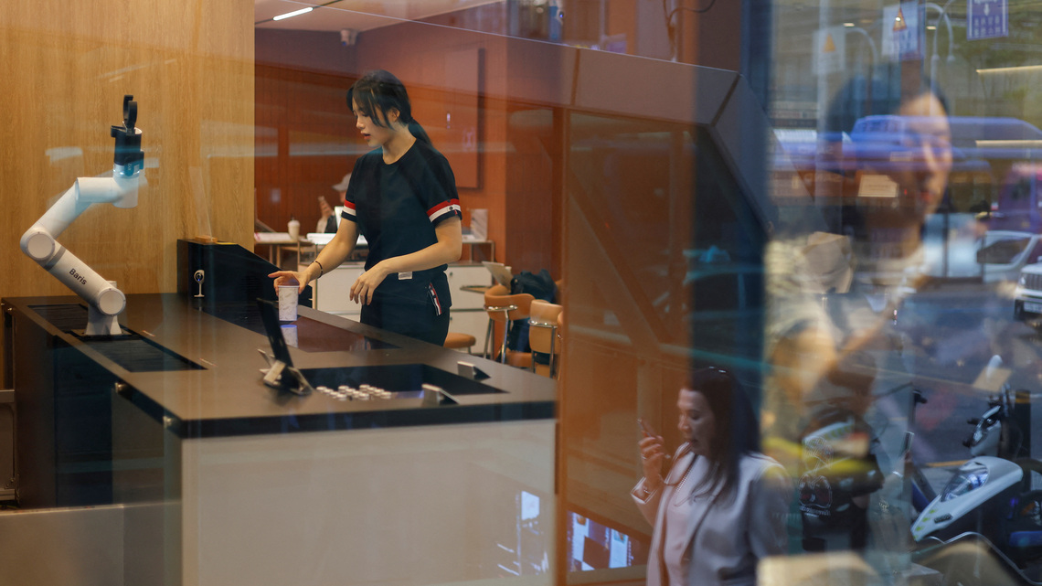 South Korean shops turn to robots, self-service to escape labour woes 
