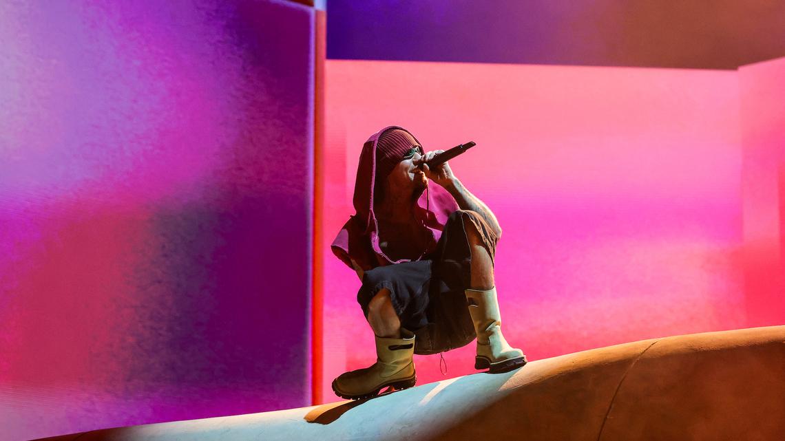 Who Was Justin Bieber's 'One Less Lonely Girl' During 2nd Coachella Set? 